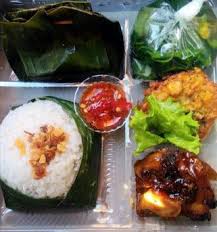 Sajikan bersama sambal tradisional pastinya lebih mantap. Sekar Catering Nasi Kotak Jawa Sayur Bayam