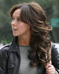 Jennifer Hewitt In Long Bangs And Curls Long Bangs Curled Bangs Hairstyles With Bangs