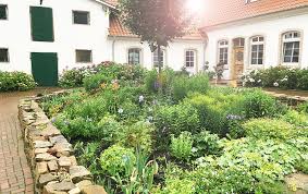 Vertriebsmitarbeiter garten & landschaftsbau fachkundige beratung und betreuung der kunden. Simon Uecker Garten Und Landschaftsbau Baumpflege