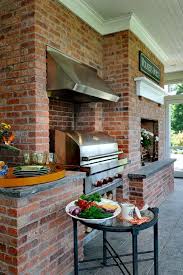 Kamin Grillplatz Feuerstelle Ziegel Mauern Edelstahl Tisch In 2020 Outdoor Kitchen Countertops Outdoor Kitchen Outdoor Cooking Area