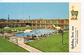 Holiday Inn Motel Lansing Michigan Swimming Pool 1960 S Holiday Inn Hotels And Resorts Vacation Trips