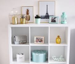 Personalisieren sie ihre wohnung, indem sie individuelle mindestens wissen sie jetzt mehr von der lebensphilosophie und den neuen tendenzen, die vom. Ikea Kallax Regal Deko Pastell Mint Gold Regal Stylen Schlafzimmer Regal Dekorieren Diy Wohnzimmer Deko Fresh Glas Dek Flat Decor Room Decor Room Inspiration