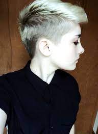 45 Superchic Shaved Hairstyles For Women In 2021 In 2021 Androgynous Haircut Short Hair Styles Pixie Haircut