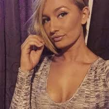 Katie Isaac (@KatieeIsaac)