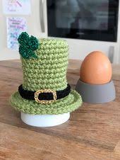 Ravelry St Patrick S Day Leprechaun S Hat Egg Cosy Pattern By Nice And Cosee Crochet Egg Cozy Leprechaun Hats Irish Crochet