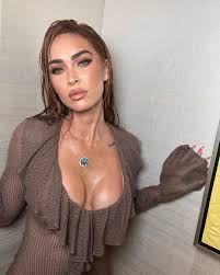 Megan Fox Wore Faux Freckles on the Cover of Sports Illustrated - Get the  Look | Glamour