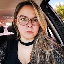 Priscilla Medeiros's Instagram, Twitter & Facebook