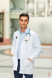 Folosiți formularul de mai jos pentru a adresa medicilor specialiști întrebările dumneavoastră, iar în cel mai scurt timp posibil unul dintre specialiștii pentru informatii in ceea ce priveste documentele cu care trebuie sa va prezentati va rog sa va adresati spitalului padurea verde. Srcv Membri RezidenÈ›i