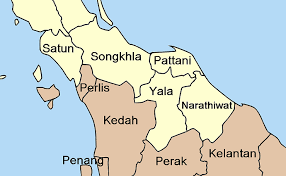 Jika dari arah subang malahan lebih jauh, estimasi waktunya bisa 2 jam lebih untuk bisa saat memasuki area parkir, untuk bisa sampai di puncak kamu harus berjalan kaki mendaki sekitar 30 menit terlebih dahulu. Kaki Travel From Malaysia To The World With Khairuddin