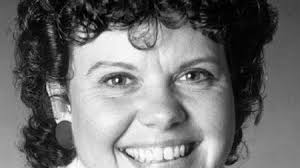 Crossroads: Trees tangle their roots for good reason