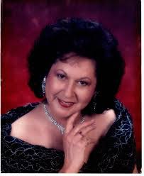 Lorena Morin's Instagram, Twitter & Facebook