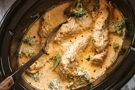 Chicken broth and lots of seasoned salt and pepper, too. Slow Cooker Garlic Chicken Alfredo With Broccoli Slow Cooker Chicken Recipe Eatwell101