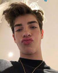 Manu rios was born on the 17th of december, 1998, in calatrave, which is located in spain. 1 801 Curtidas 9 Comentarios Manu Rios Indonesia Manuriosindo No Instagram Add Him On Songpop Foto Anak Laki Laki Ilustrasi Orang Gambar Pasangan Lucu