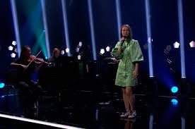 April, og universal music har en rekke nominerte. Sigrid Performs Latest Song Home To You On Nrk1 Lindmo 2020 Pm Studio World Wide Music News