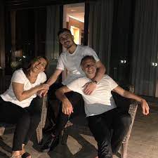 Dorukhan toköz (born 21 may 1996) is a turkish professional footballer who plays as a midfielder for beşiktaş. Fanatik On Twitter Besiktas In Genc Yildizi Dorukhan Tokoz Ailesiyle Bir Arada