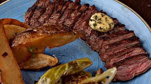 This New Qc Joint Will Make You Go Wild For Steaks And Cocktails Steak Eat Food