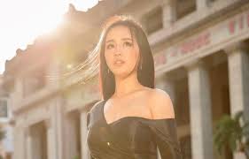 Khán giả đánh giá nhan sắc của mai phương thúy đang ở độ chín muồi. Mai PhÆ°Æ¡ng Thuy Sau 15 NÄƒm Ä'Äƒng Quang Tá»« Hoa Háº­u Váº¡n NgÆ°á»i Me Ä'áº¿n Ä'áº¡i Gia Chá»©ng Khoan Ai CÅ©ng Ná»ƒ Phá»¥c