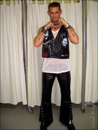 #heizungsrohreverkleiden #verkleidungheizungsrohrein diesem kurzen video zeige ich euch, wie ich nach der renovierung des arbeitszimmers die heizungsrohre. 80er Jahre Kostume Gunstig Bei Uns Im Verleih Und Verkauf