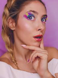 Here's your sign to experiment more with your makeup 💄! Embrace colour and  novelty 🌈