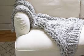 All images are protected by copyright. How To Arm Knit A Blanket With Thin Yarn Simplymaggie Com