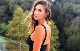 Bir döneme damga vuran 'var mısın yok musun?' yarışmanın yarışmalarından biri olan şeyma subaşı, 2008 yılında katılığı miss turkey yarışmasıyla. 125 Bin Lira Nafaka Alan Seyma Subasi Instagram Da Butik Reklami Yapti Ortalik Yikildi Onedio Com