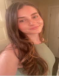 Lindsay Donohue's Instagram, Twitter & Facebook