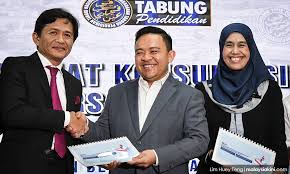 Idea untuk memperkenalkan semula sekatan perjalanan ke luar negara terhadap peminjam yang gagal membayar balik. Malaysiakini Ptptn Mungkin Perkenal Semula Sekatan Ke Luar Negara