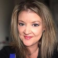 Heather Edmondson's Instagram, Twitter & Facebook