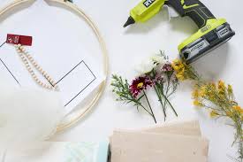 Using a glass tile, papertowel, scrap office paper, and whatever flowers or foliage freshly picked. Diy Pressed Flowers In 3 Minutes Tulle Floral Hoops