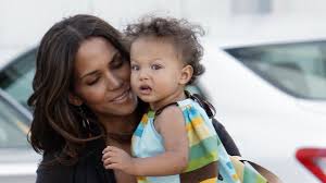 Mar 17, 2021 · halle berry is the proud mom of her two kids, daughter nahla and son maceo — get to know the 'monster's ball' star's adorable children! Halle Berry Opens Up About Having Kids After The Age Of 40