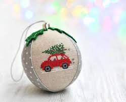Cross stitch patterns for christmas ornaments. 9 Christmas Themed Cross Stitch Patterns