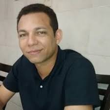 Listen to playlists featuring Les aiglons