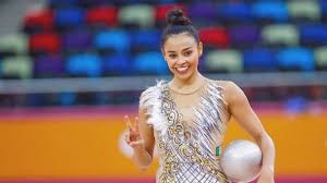 Rut castillo hizo historia este jueves al ser la primera mexicana en participar en gimnasia rítmica en los juegos olímpicos y también fue la única mujer latinoamericana en dicha competencia en tokio 2020. Quien Es Rut Castillo La Primera Gimnasta Ritmica Mexicana En Clasificar A Tokio 2020 Gluc Mx