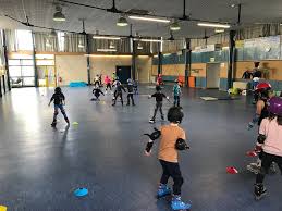 Si vous avez un garçon de 8 ou 9 ans, et que vous souhaitez trouver la meilleure idée, afin de lui faire un cadeau, qui à la fois lui fasse plaisir, mais qui le sport est important pour sa santé, alors n'hésitez surtout pas à acheter des équipements comme : Activites Sportives Enfants Patronage Laique De Lambezellec Brest