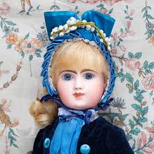 Antique dolls at Respectfulbear.com