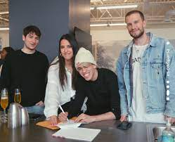 Sussan_mourad(@sussan_mourad), thesyncup(@thesyncup), aj(@yelldo), tara(@taramarri), trillercompound(@trillercompound_update). Twitter à¤ªà¤° Universal Music Publishing Group New Signing We Are Thrilled To Welcome Grammy Nominated Producer Multi Instrumentalist And Writer Omer Fedi To The Umpg Fam Known For Writing And Producing Hits