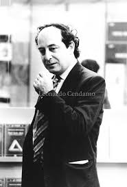 Partendo dai versi ovidiani, passeremo all'arte figurativa e al romanzo del saggista e narratore roberto calasso, le nozze di cadmo e armonia, un saggio narrativo o sorta di dynasty sugli eroi e gli dèi dell'olimpo. Roberto Calasso Leonardo Cendamo
