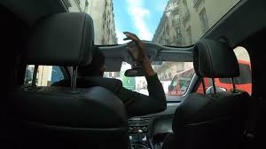 Mon chauffeur privé propose des solutions de transports de personnes vtc au meilleur prix sur paris et ses aéroports et gares sncf, en région. 247 Pour Faire Roissy Paris En Taxi L Arnaque Filmee Par 2 Touristes Une Enquete Ouverte Lci