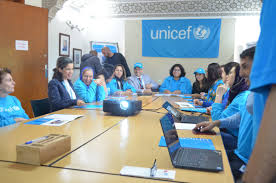 Le salaire est fixé selon la grille de staff national du système des nations unies au maroc (grade gs5). Unicef Maroc On Twitter Le Team Unicefmaroc Est Pret A Celebrer La Journeemondialedelenfance Et Vous Rejoignez Notre Campagne Enbleupourchaqueenfant Pour Montrer Votre Soutien Envers Les Enfants Et Signez Notre Petition