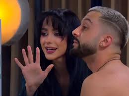 Çfarë ndjen kur më puth mua? Egli pyet Gjestin, ja përgjigjja e tij