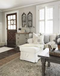 I'm painting my hall way and bedroom either repose or agreeable gray and am having trouble choosing. Sherwin Williams Agreeable Gray Jenna Kate At Home