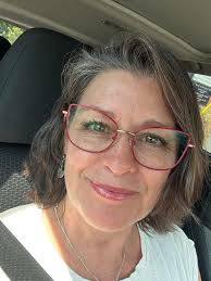 I love your lip gloss" Me: Thanks, it's crab Rangoon grease