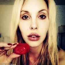 Do you know how to make your lips look fuller? Chloe Lattanzi Enhances Her Lips Even Further This Time Using A Lip Suction Device Daily Mail Online