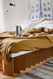 Extrem Gemutlich Das Nachhaltige Pappbett Room In A Box Home Decor Kotatsu Table Decor