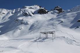 For skiing and snowboarding, there are 40.9 km of slopes and. Davos Rinerhorn Habegger Hochburg Enviadi