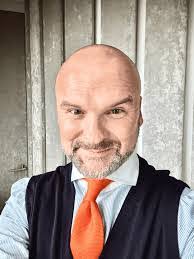 Robert Rink's Instagram, Twitter & Facebook