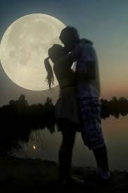 A Kiss At Full Moon Romantic Photos Beautiful Moon Photo