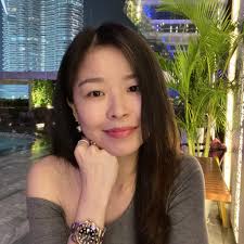 想念热腾腾Pizza🍕？家里的Gardenia面包也能变成Pizza哦，简单又美味🍞！ #材料： Gardenia面包芝士Hotdog（洗净）  蘑菇（洗净切成小块） 意大利面酱（没有就用普通辣椒酱） 红葱（切碎） 大辣椒（切碎） 香菜叶#