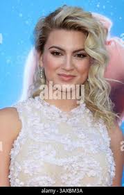 TORI KELLY in SING (2016), directed by GARTH JENNINGS. Credit: ILLUMINATION  ENTERTAINMENT/UNIVERSAL PICTURES