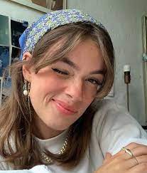 Bandana Bangs Brunette Hairstyle Easy Aestheyic Hair Styles Aesthetic Hair Hair Inspiration